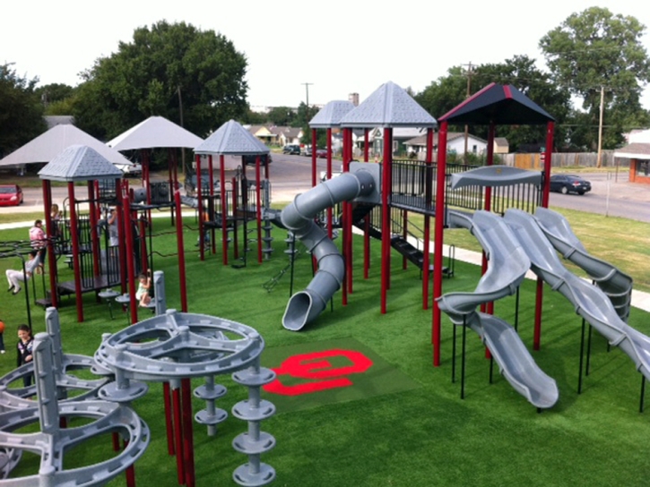 Faux Grass Day, Florida Athletic Playground, Recreational Areas